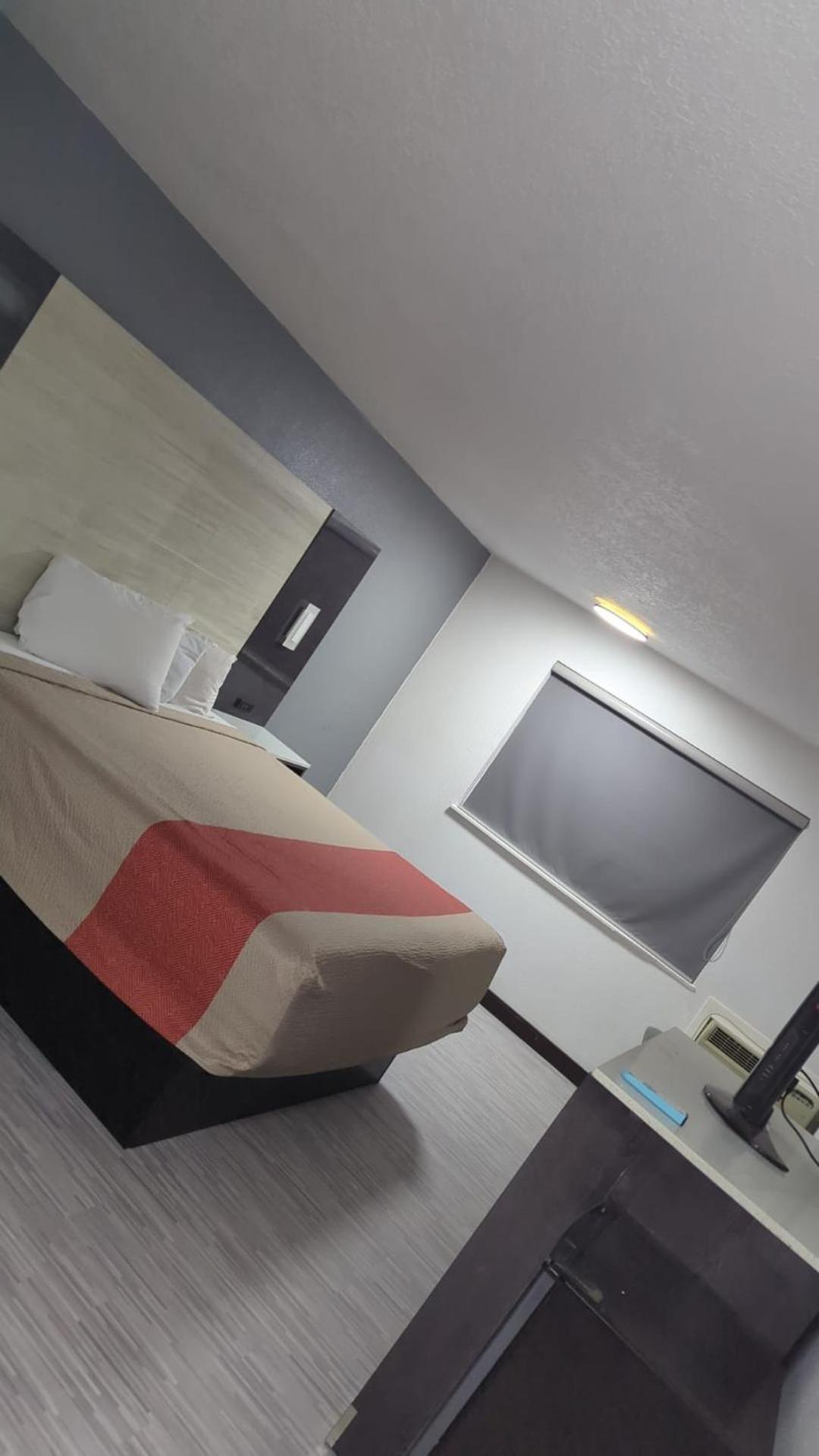 Evergreen Inn & Suites Portland (Adults Only) Luaran gambar