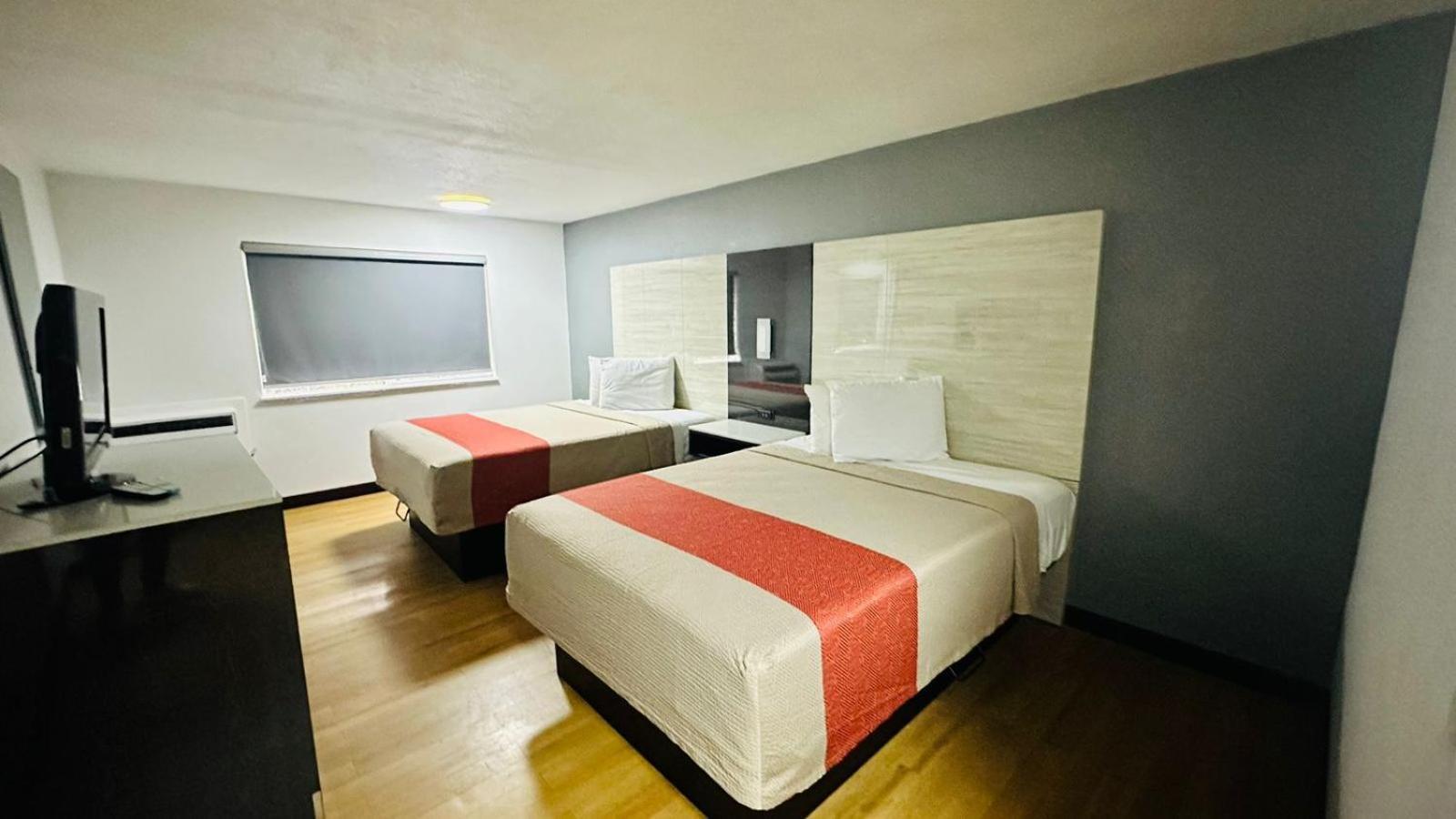 Evergreen Inn & Suites Portland (Adults Only) Luaran gambar