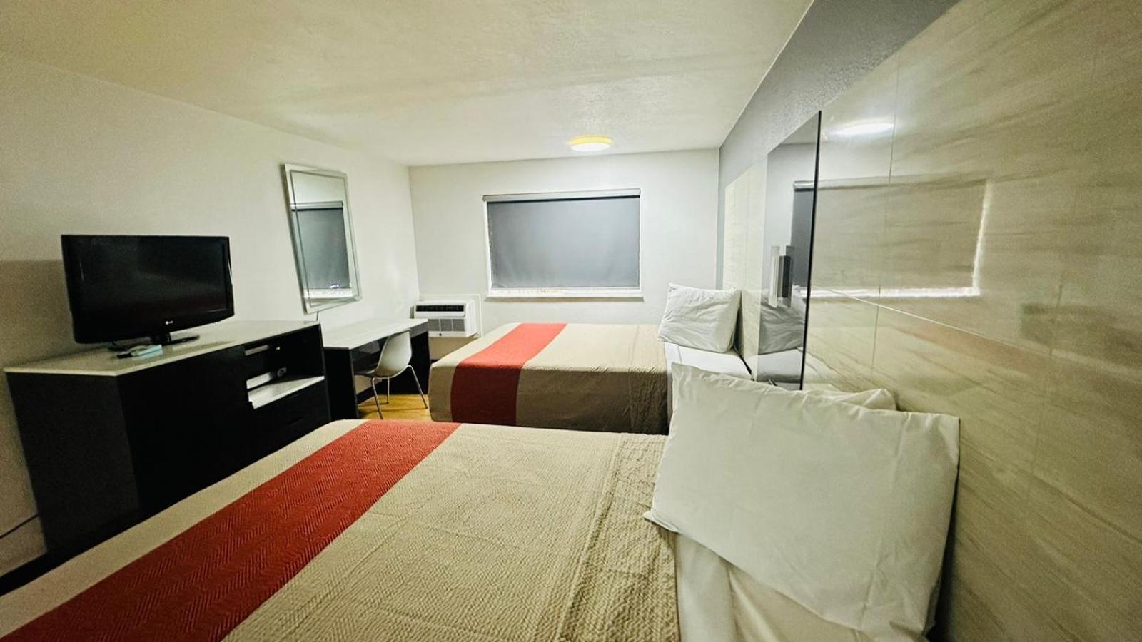 Evergreen Inn & Suites Portland (Adults Only) Luaran gambar